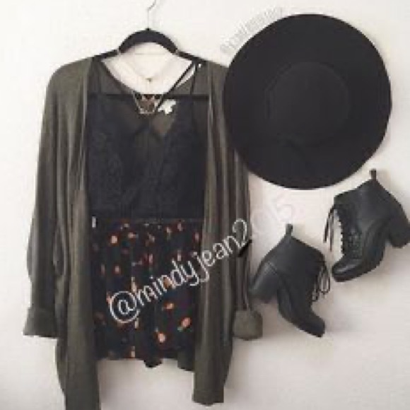 Summer Outfit Mystery Box - Picture 16 of 16